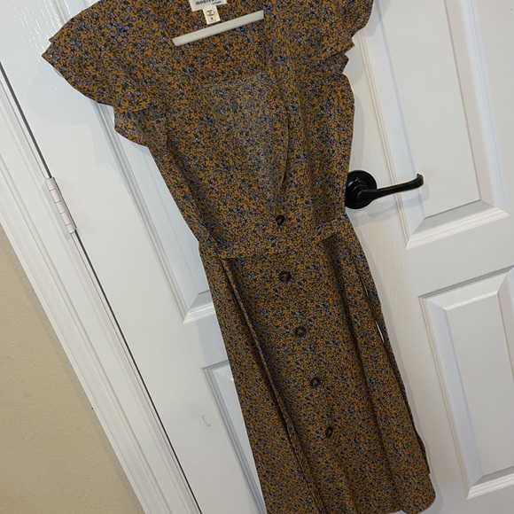 Spring light dress. Great condition - Picture 4 of 4